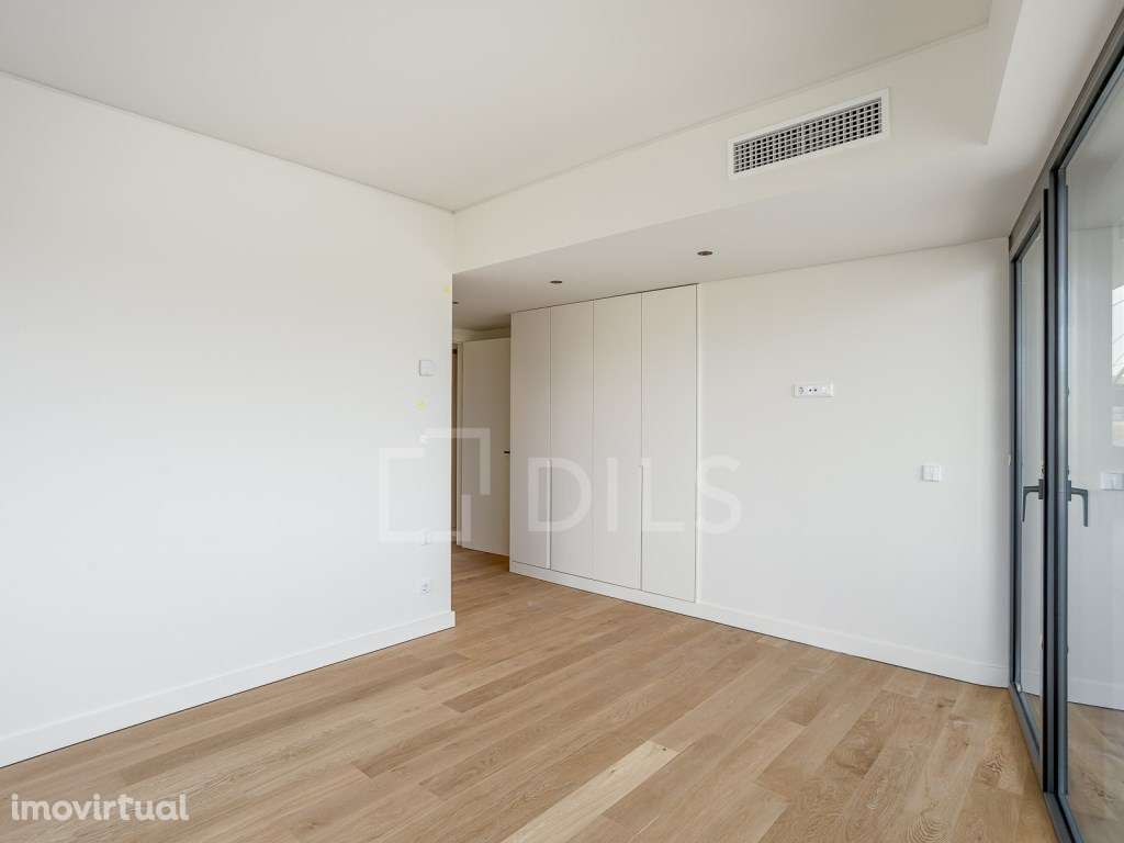 Apartamento T3 com varanda e estacionamento no Campo Grande - Grande imagem: 5/70