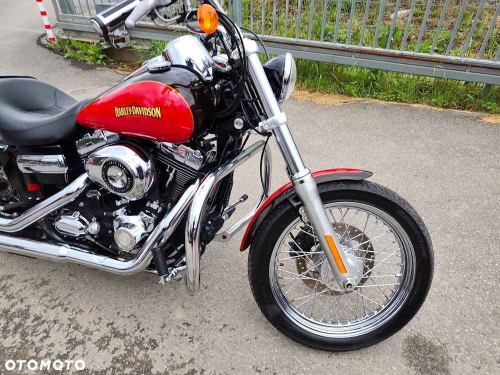 Harley-Davidson Dyna Super Glide - 32
