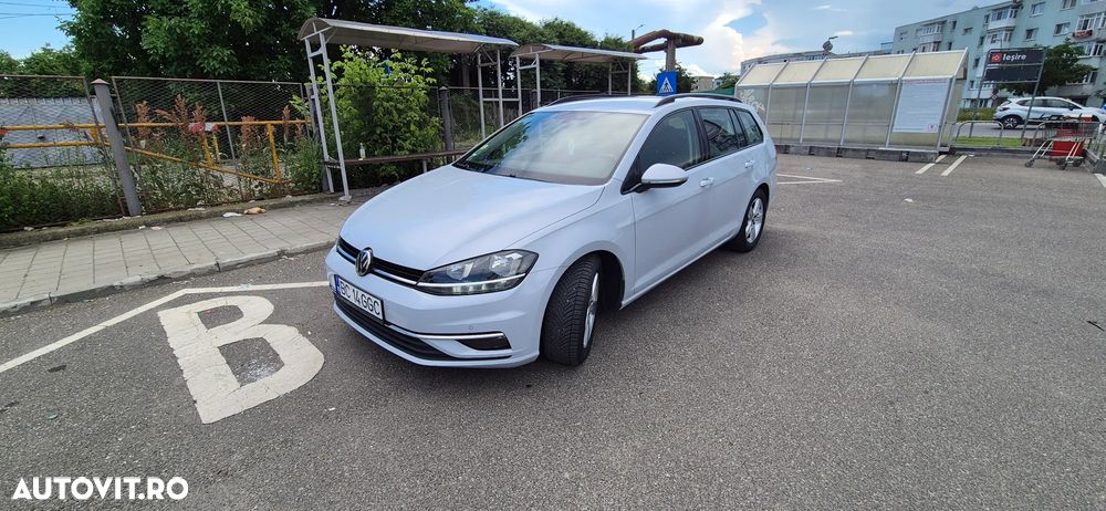 Volkswagen Golf - 1