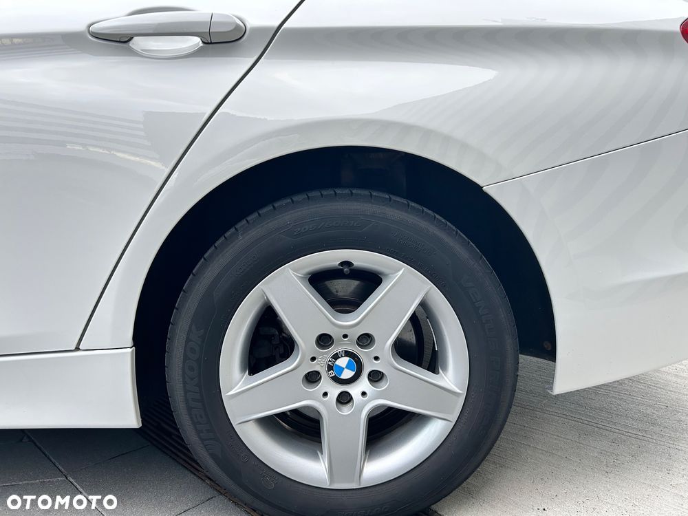 BMW Seria 3 316i - 25