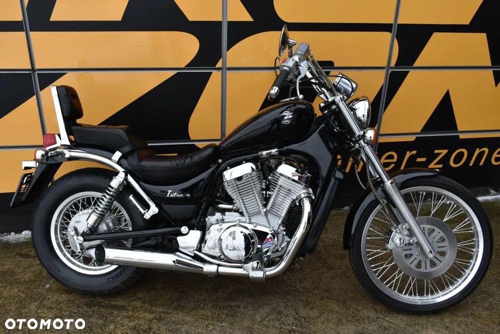 Suzuki Intruder - 3