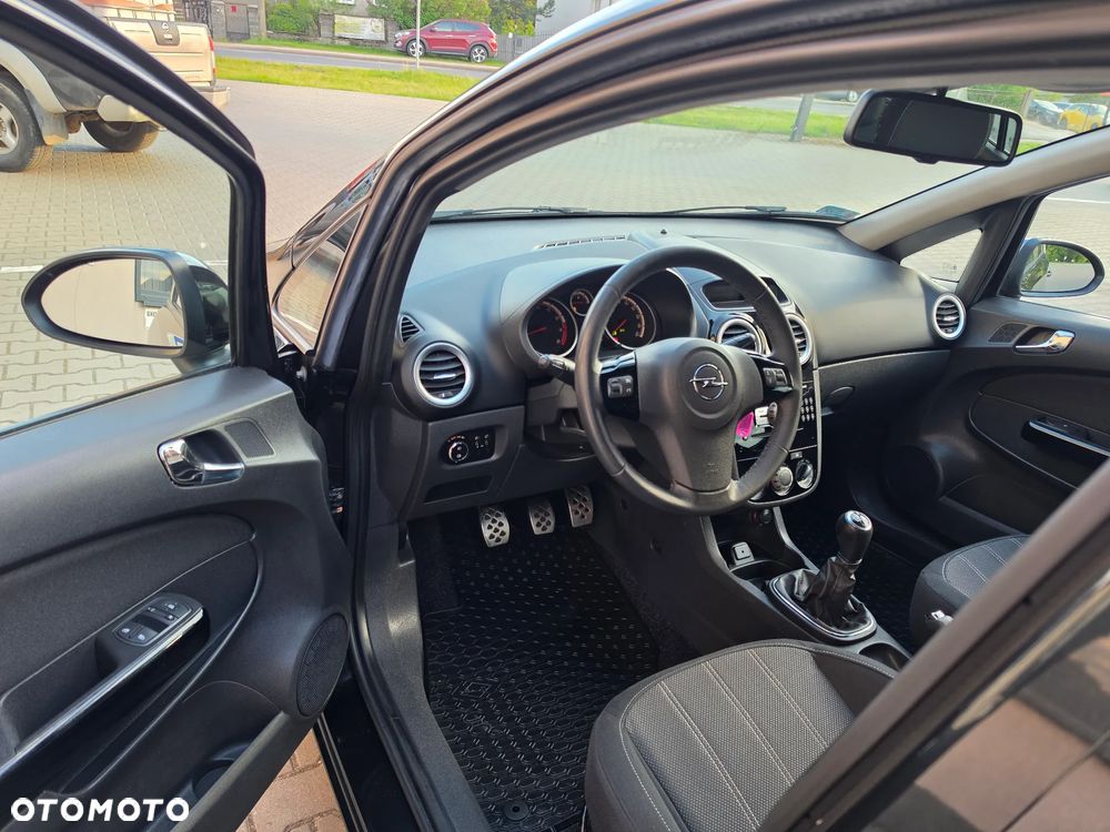Opel Corsa 1.2 16V Cosmo - 5