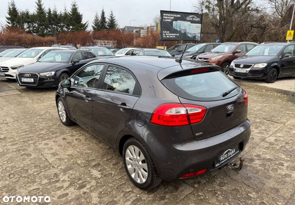 Kia Rio - 5