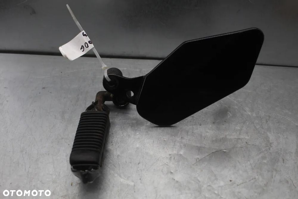 Suzuki GSX 1100 G Set prawy podnóżek kierowcy