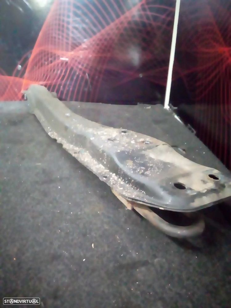 Travessa Toyota Corolla (_E10_) - 1