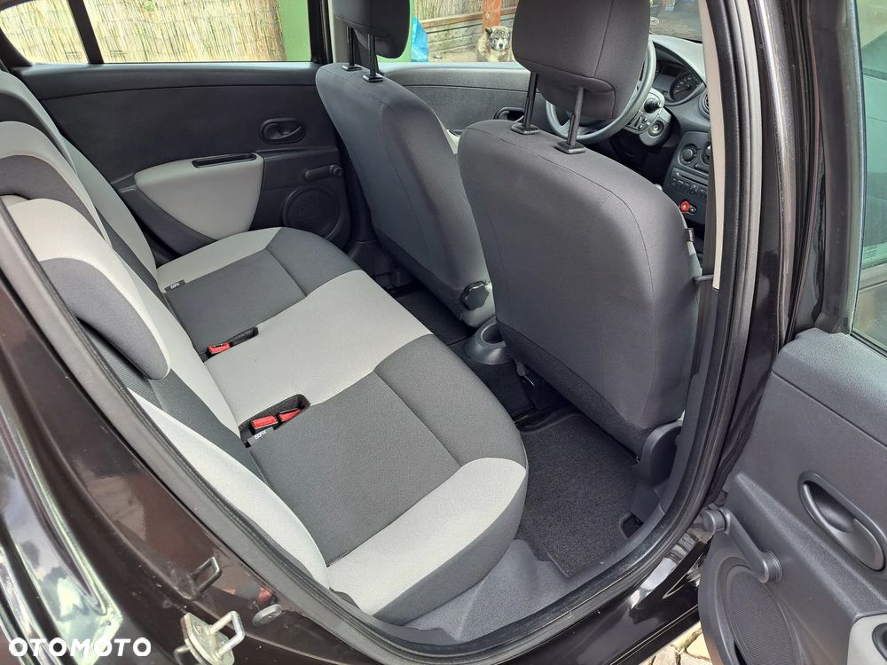 Renault Clio 1.2 16V Authentique - 23