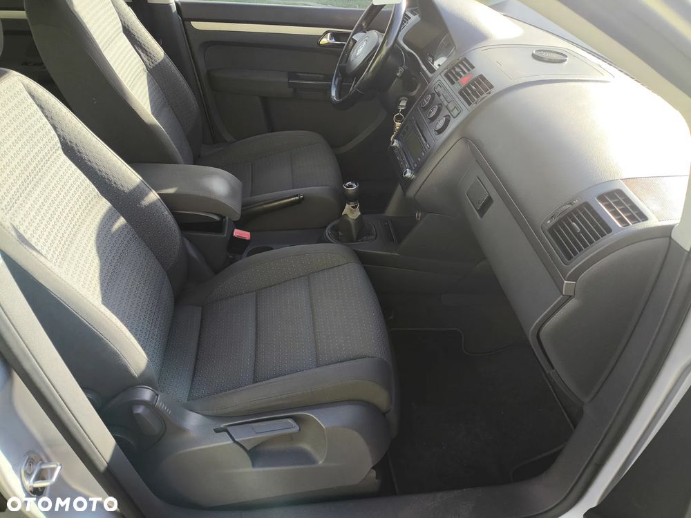 Volkswagen Touran 2.0 TDI Highline - 19