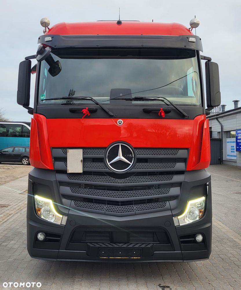 Mercedes-Benz 1851 - 6