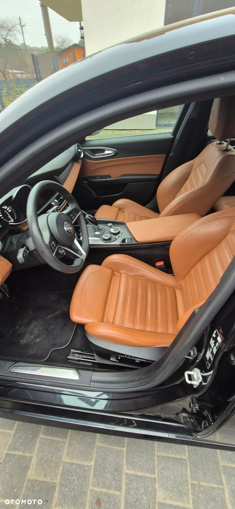Alfa Romeo Giulia 2.0 Turbo 16V AT8 - 6