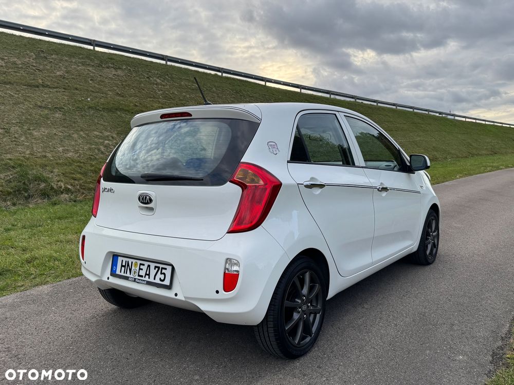 Kia Picanto 1.0 Fifa World Cup Edition - 5