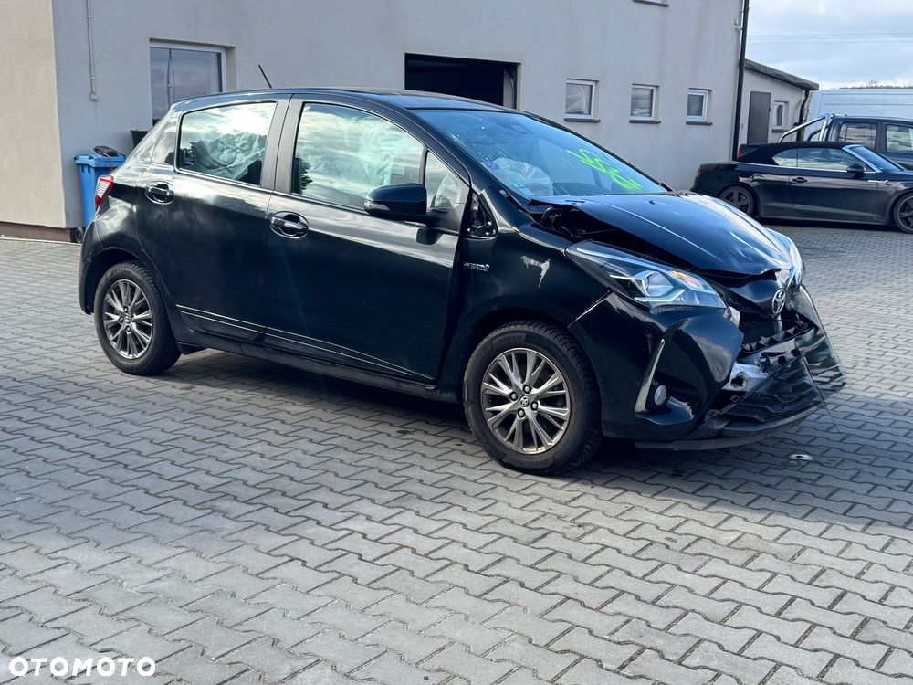 Toyota Yaris Hybrid 100 Life - 2