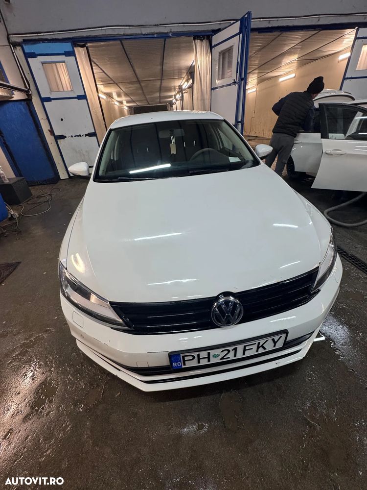 Volkswagen Jetta 2.0 TDI Comfortline - 2