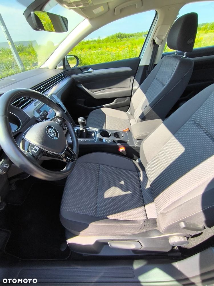 Volkswagen Passat 2.0 TDI BMT Comfortline - 16