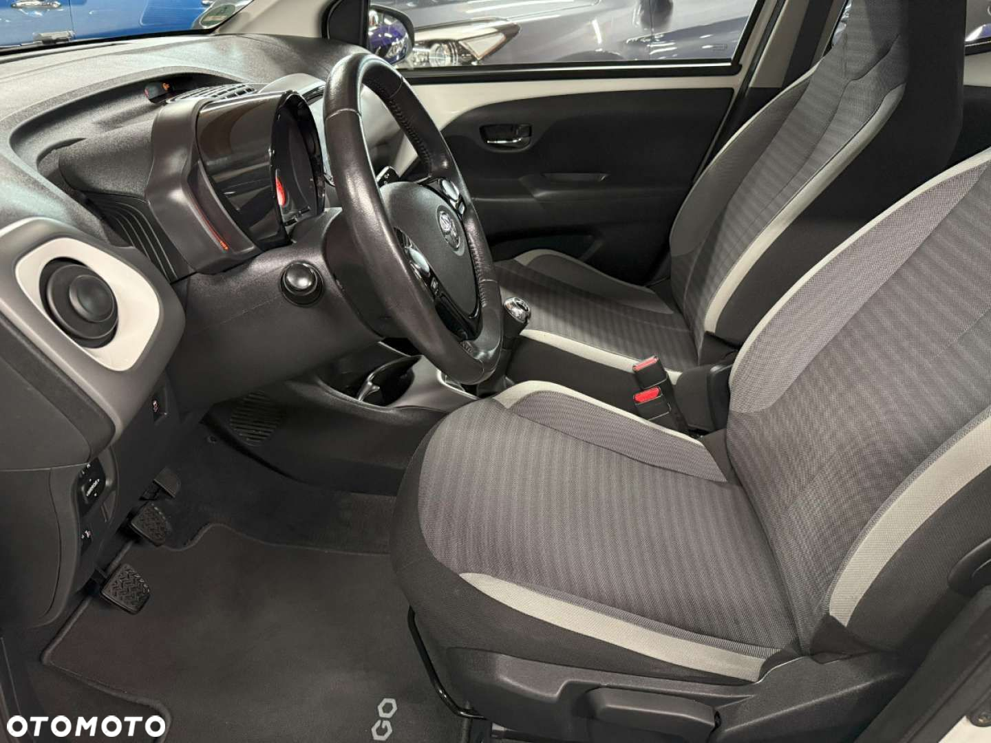 Toyota Aygo x-play connect - 18