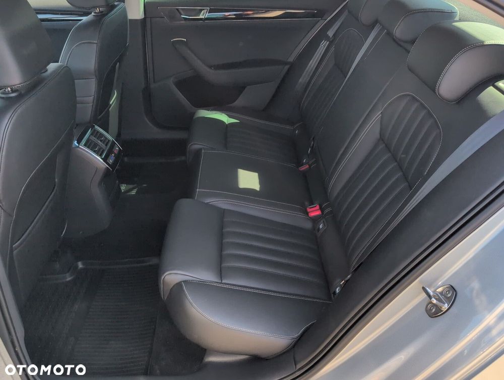 Skoda Superb 2.0 TDI SCR 4x4 L&K DSG - 11