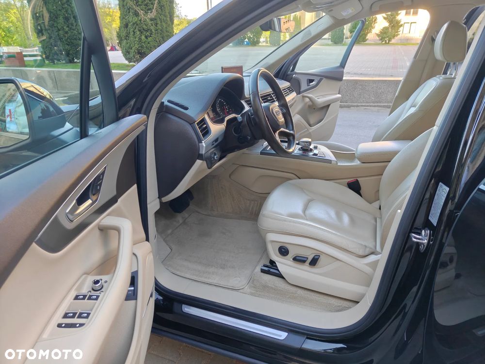 Audi Q7 - 9