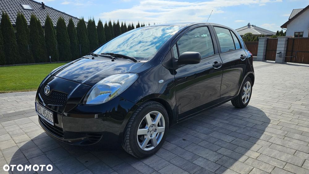 Toyota Yaris 1.3 Luna A/C - 1