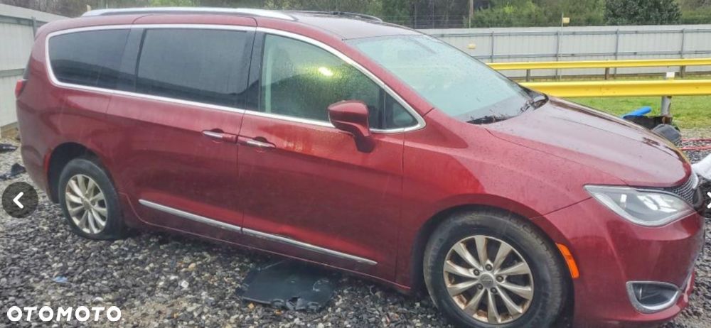 Chrysler Pacifica - 6