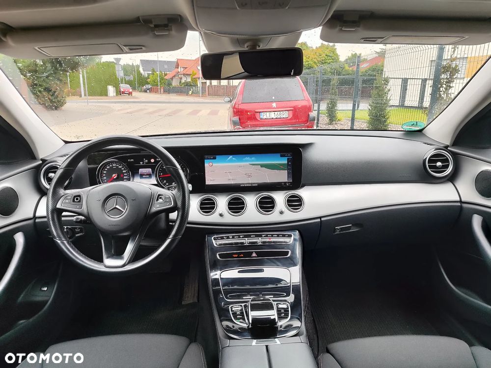 Mercedes-Benz Klasa E 220 d 4Matic 9G-TRONIC - 9