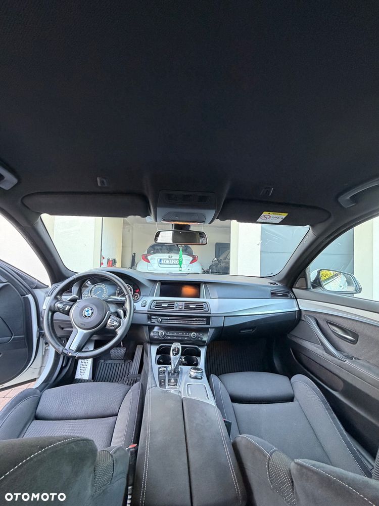BMW Seria 5 525d xDrive - 18