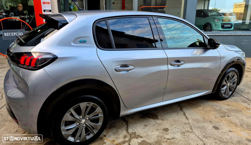Peugeot e-208 Allure Pack - 22