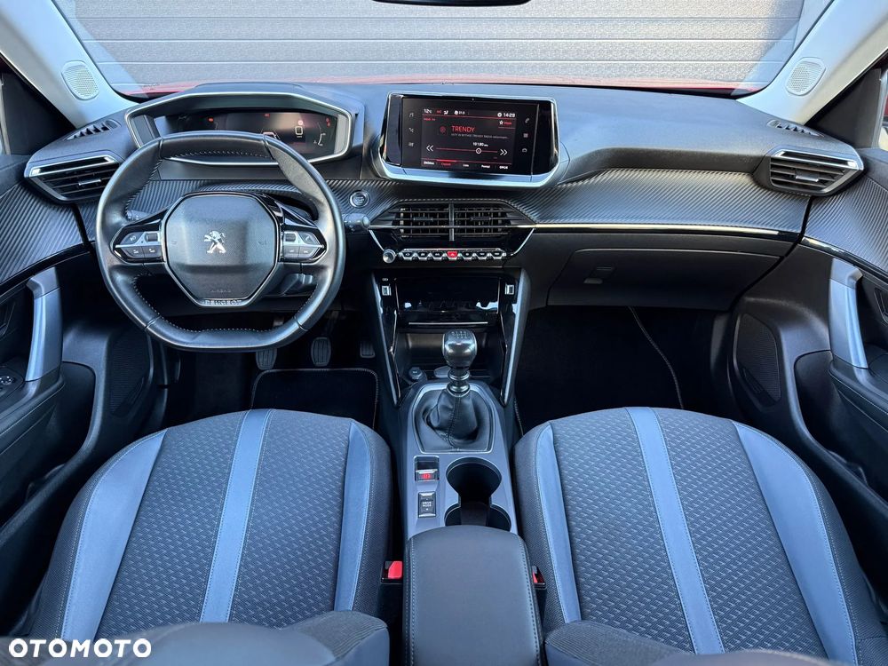 Peugeot 2008 1.2 Pure Tech Allure S&S - 8