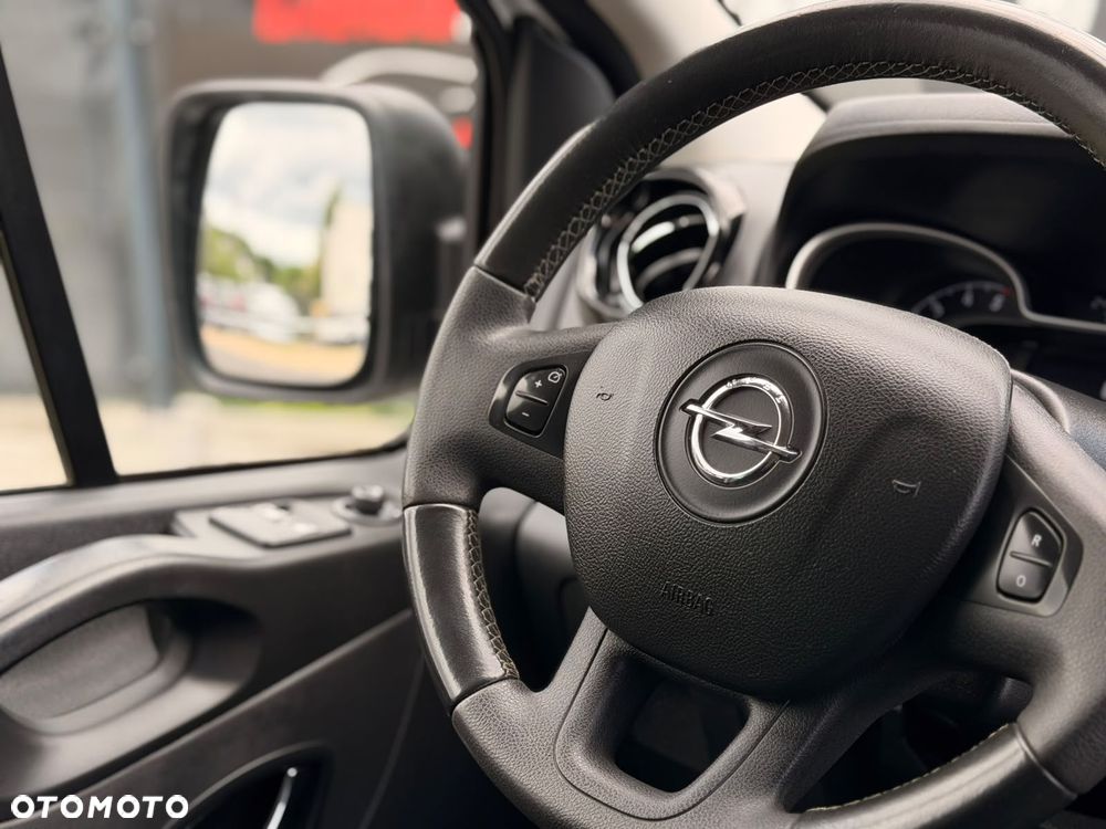 Opel Vivaro - 10