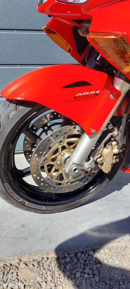 Honda VFR - 9