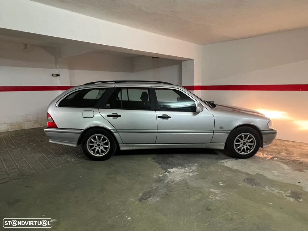 Mercedes-Benz C 220 D - 26