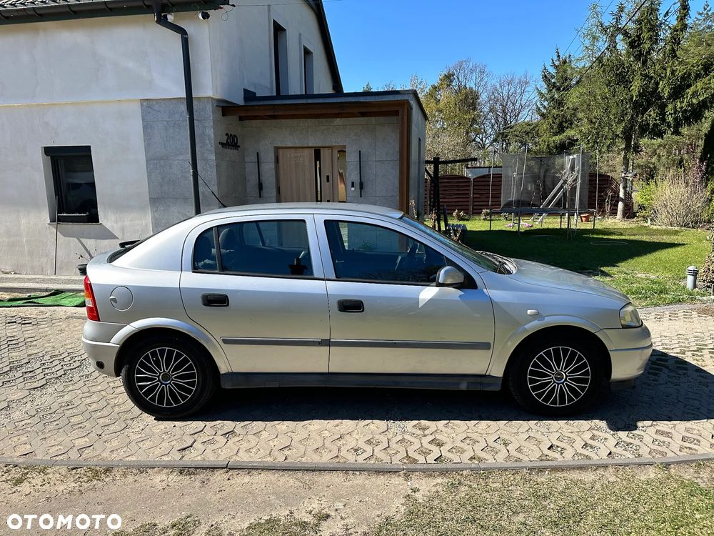 Opel Astra 1.6 - 4