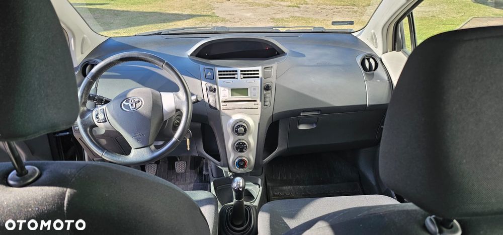 Toyota Yaris 1.3 VVT-i Luna - 10