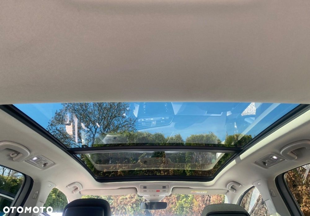 Volkswagen Touran 2.0 TDI SCR Comfortline - 6