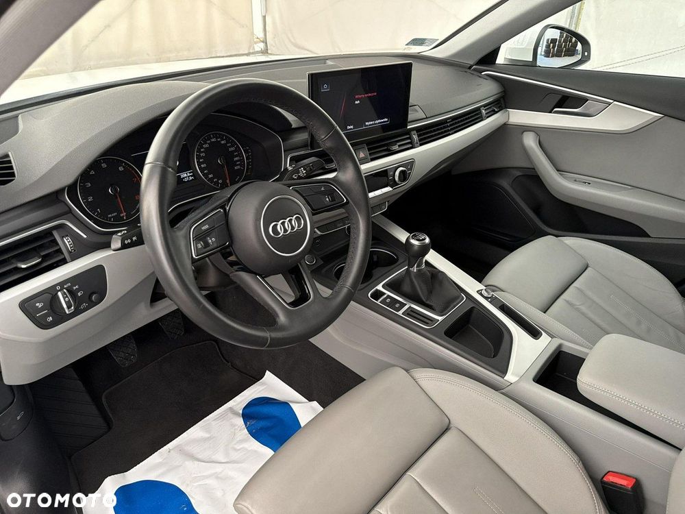 Audi A4 Limousine - 14