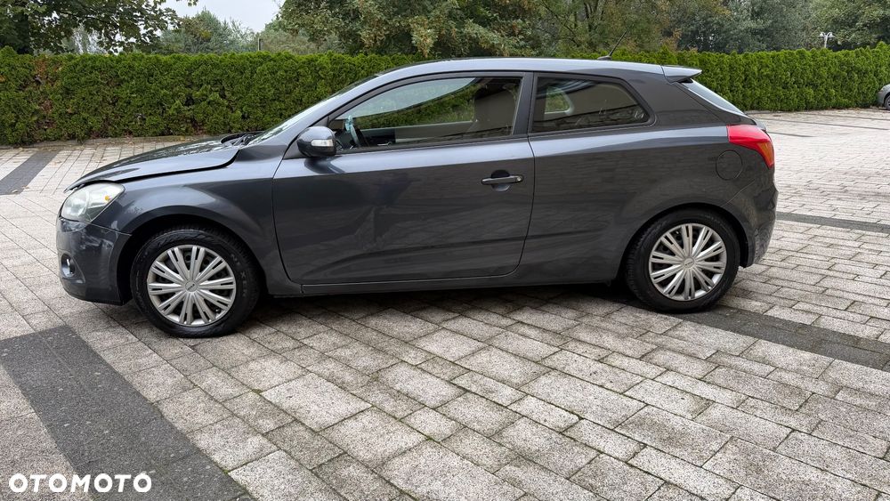 Kia Ceed 1.6 CRDi 90 Spirit - 16