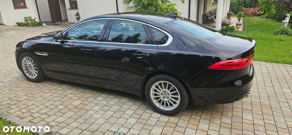 Jaguar XF 2.0 i4D Prestige - 4