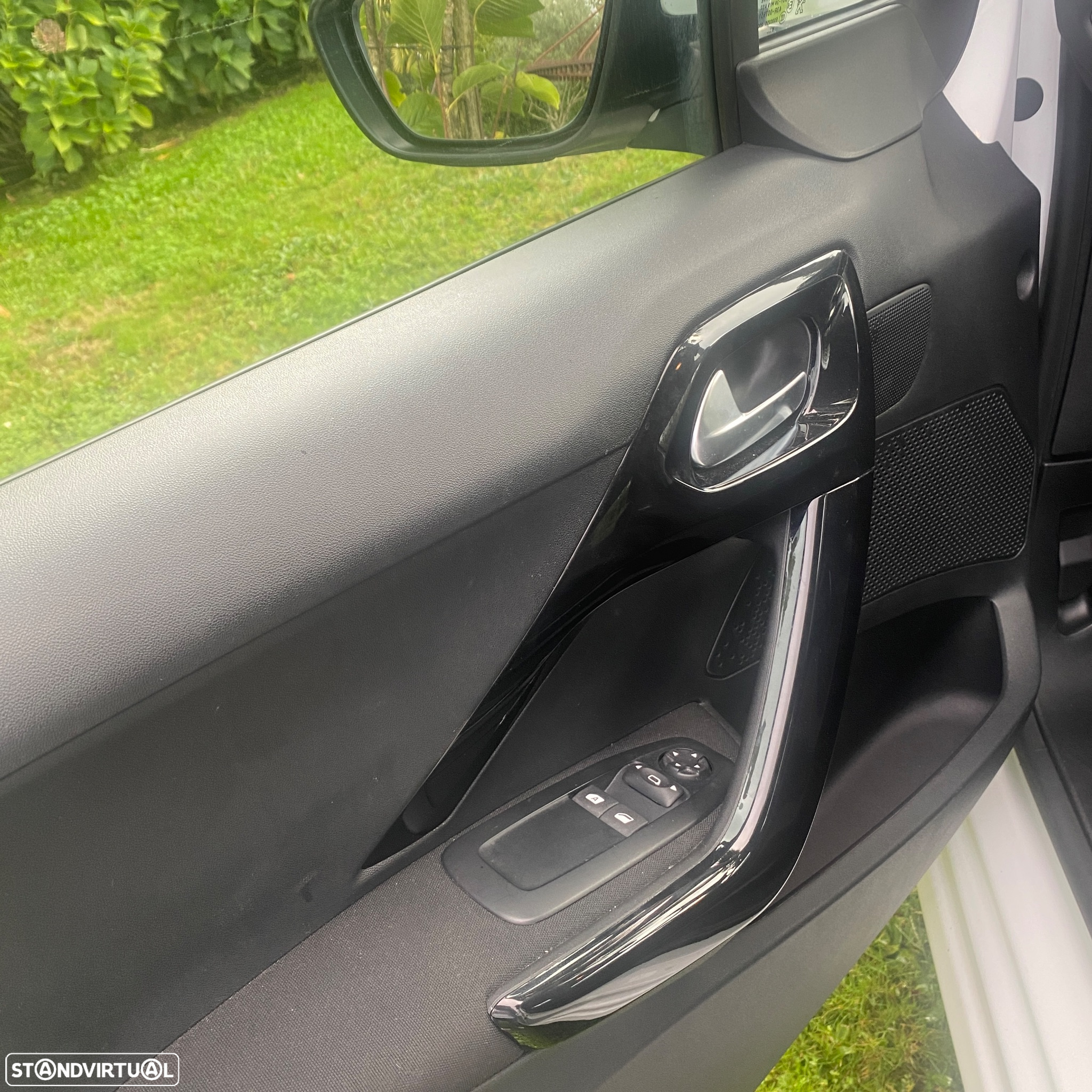 Peugeot 208 1.2 PureTech Style - 9
