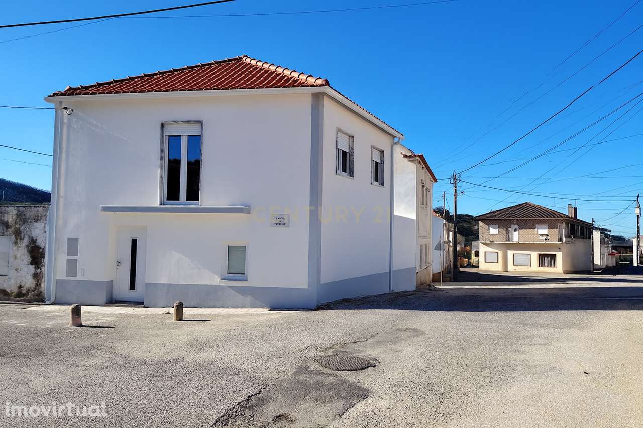 Moradia a estrear  no coração de Vila Verde dos Francos - Grande imagem: 2/58