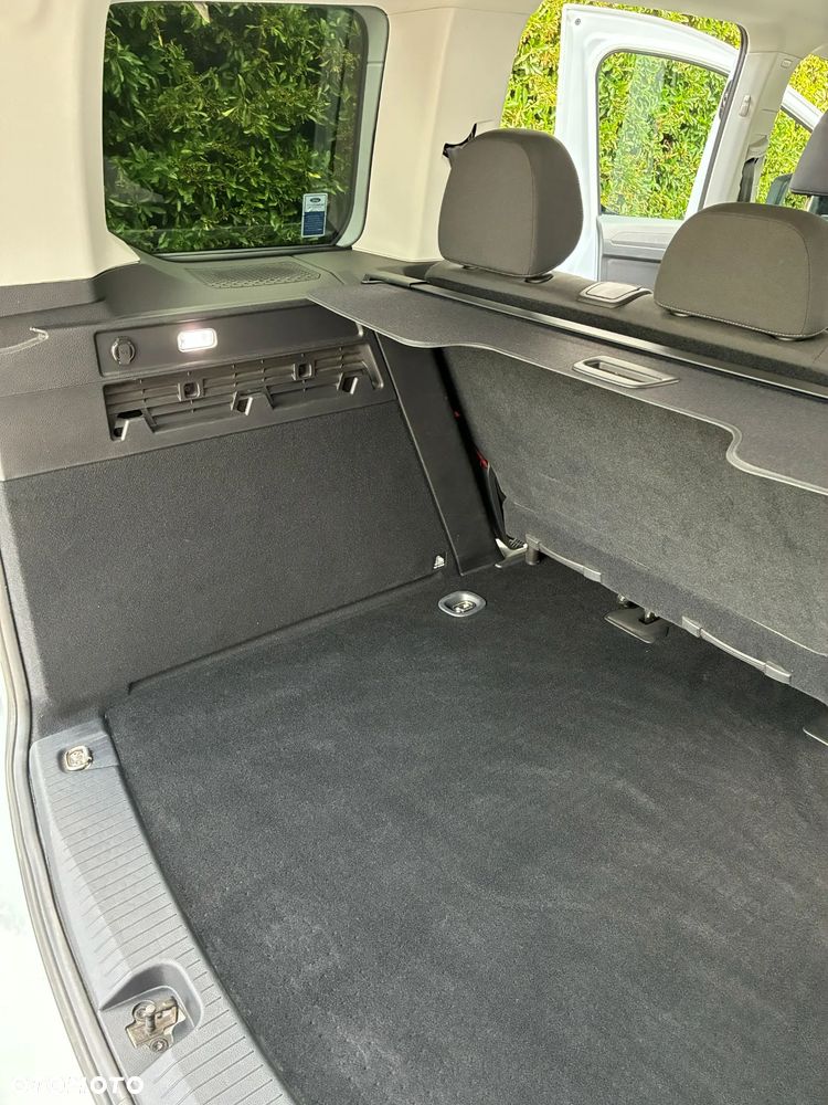 Ford Tourneo Connect 2.0 EcoBlue Titanium - 36