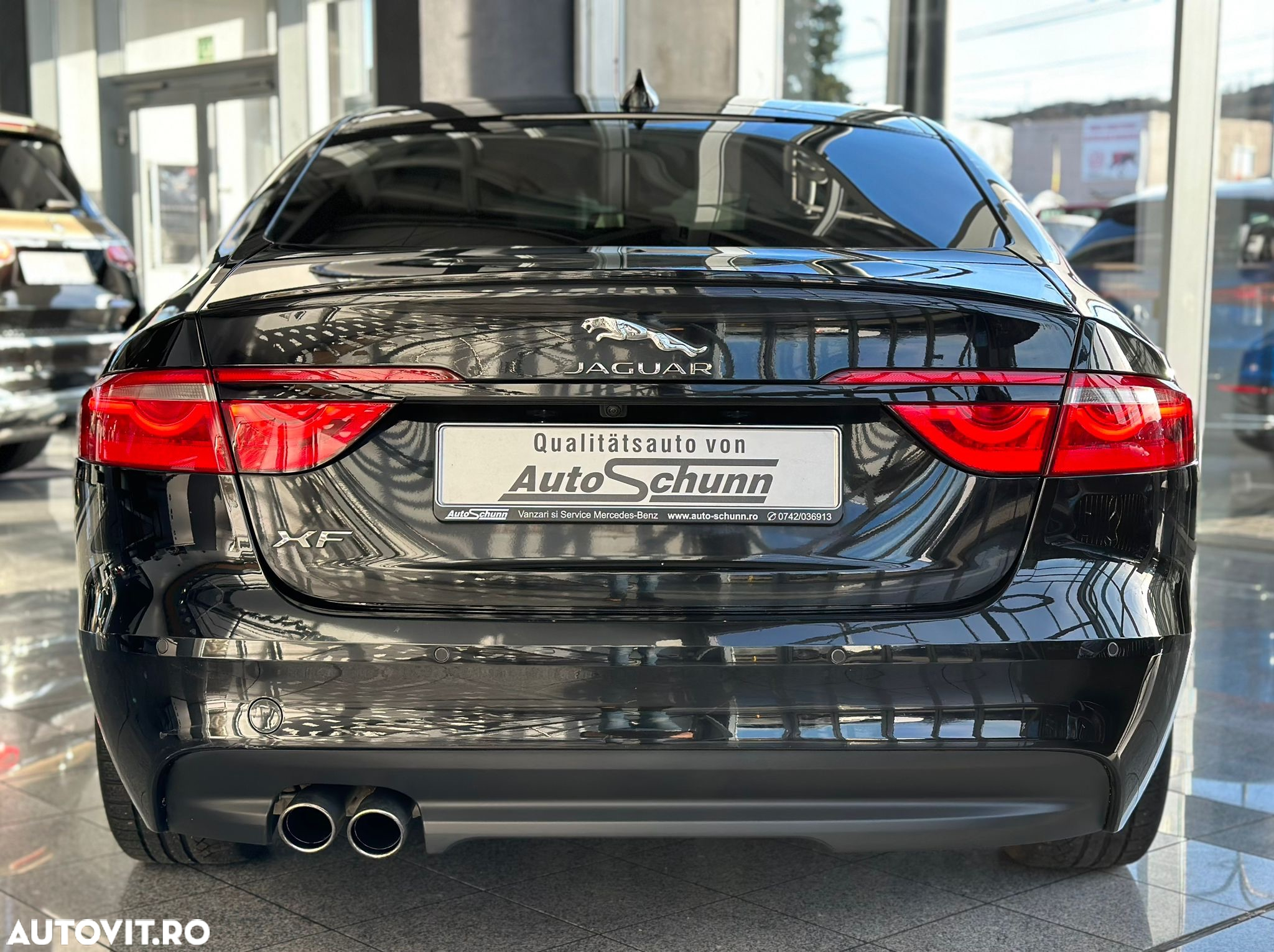 Jaguar XF 20d RWD R-Sport - 3