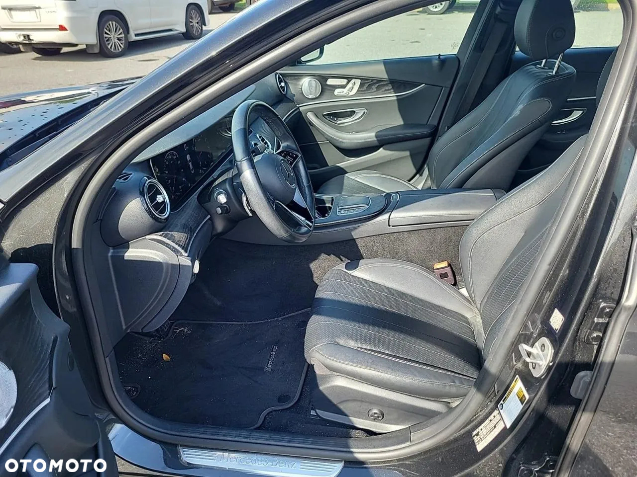 Mercedes-Benz Klasa E 350 9G-TRONIC Exclusive - 8