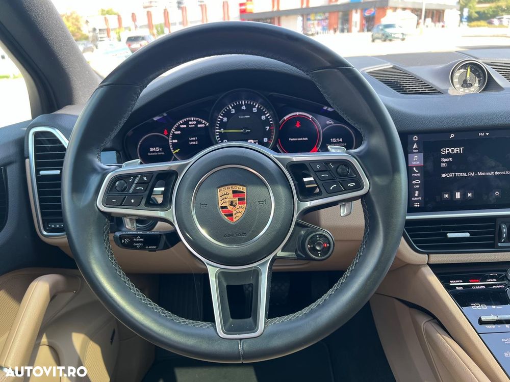 Porsche Cayenne - 4