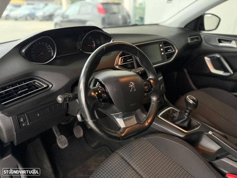 Peugeot 308 1.5 BlueHDi Style - 11