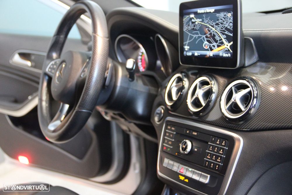 Mercedes-Benz GLA 220 d AMG Line - 10