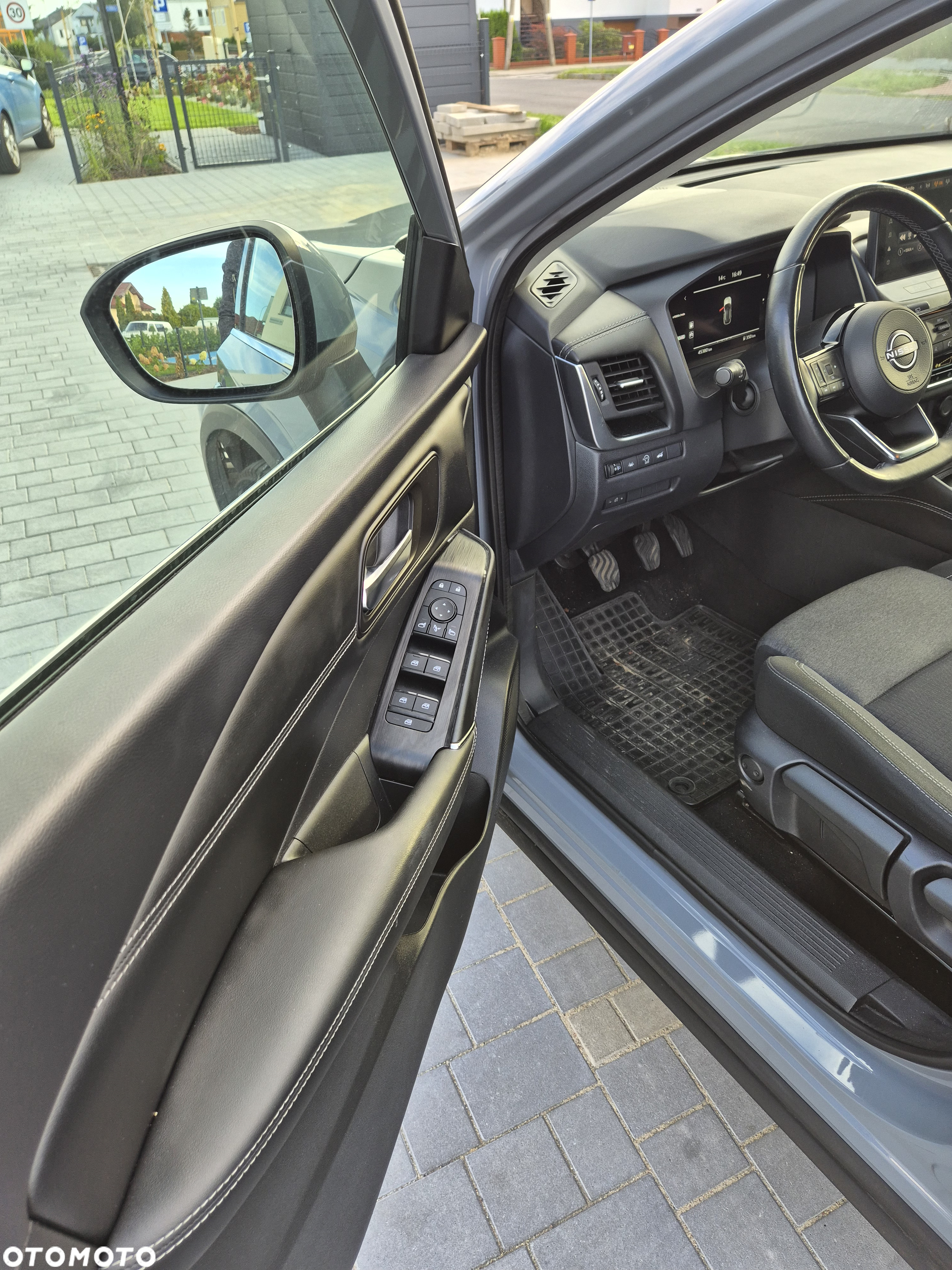Nissan Qashqai 1.3 DIG-T N-Connecta - 22