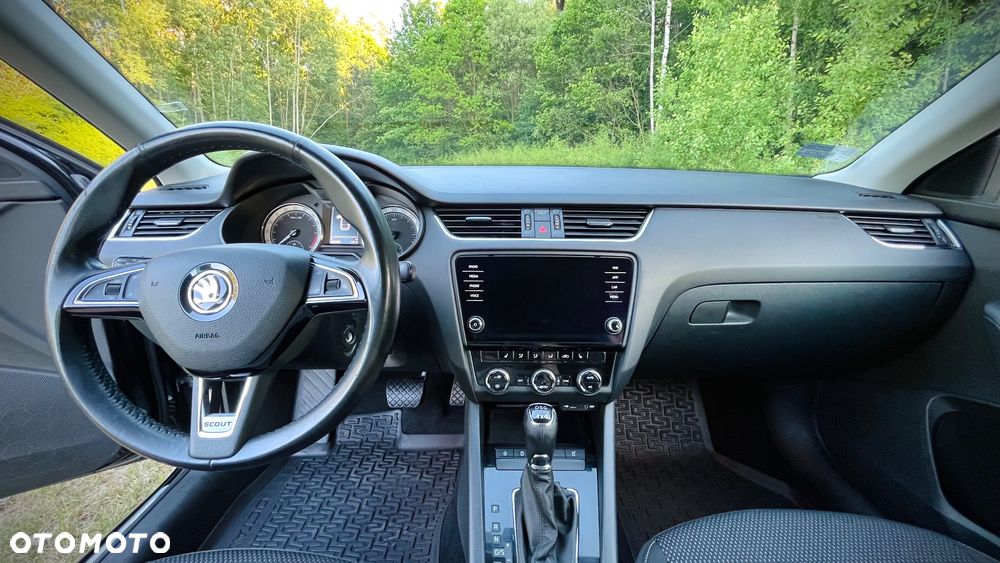 Skoda Octavia Scout 2.0 TDI 4x4 DSG - 9