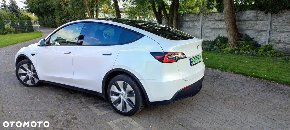 Tesla Model Y Long Range Dual Motor AWD - 5