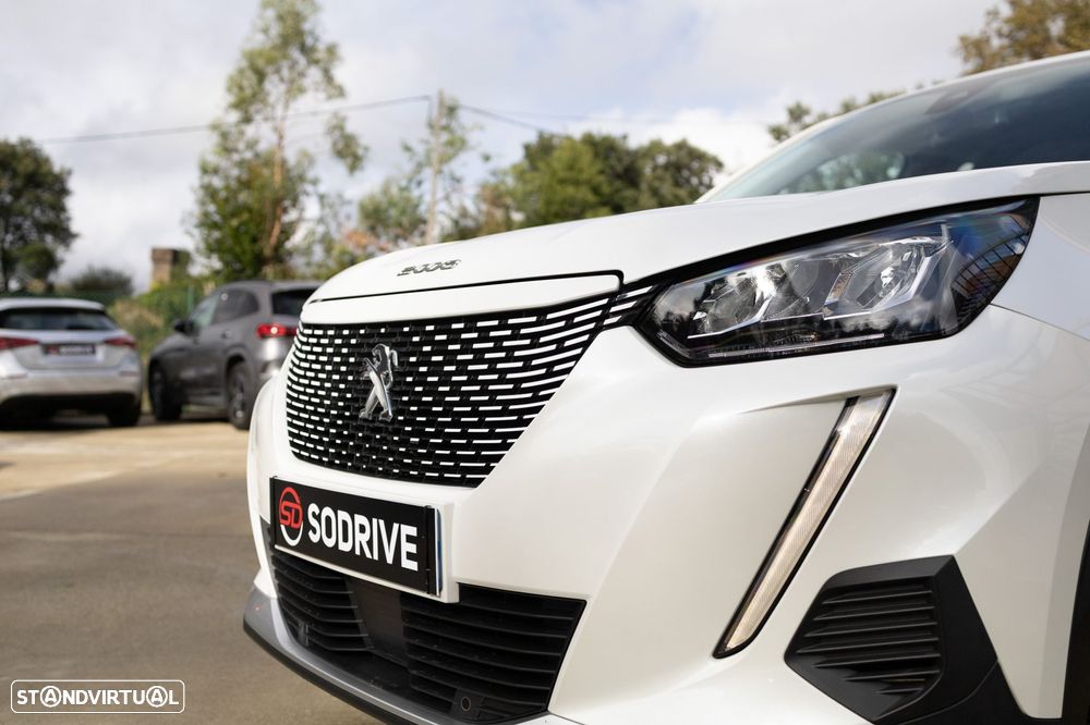 Peugeot e-2008 Allure - 16