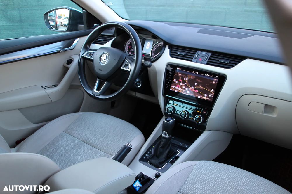 Skoda Octavia 1.6 TDI DSG Ambition - 13