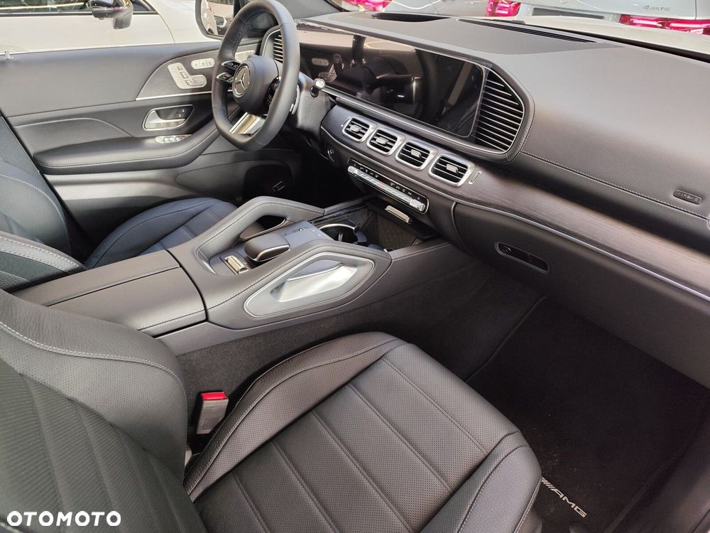 Mercedes-Benz GLS - 16