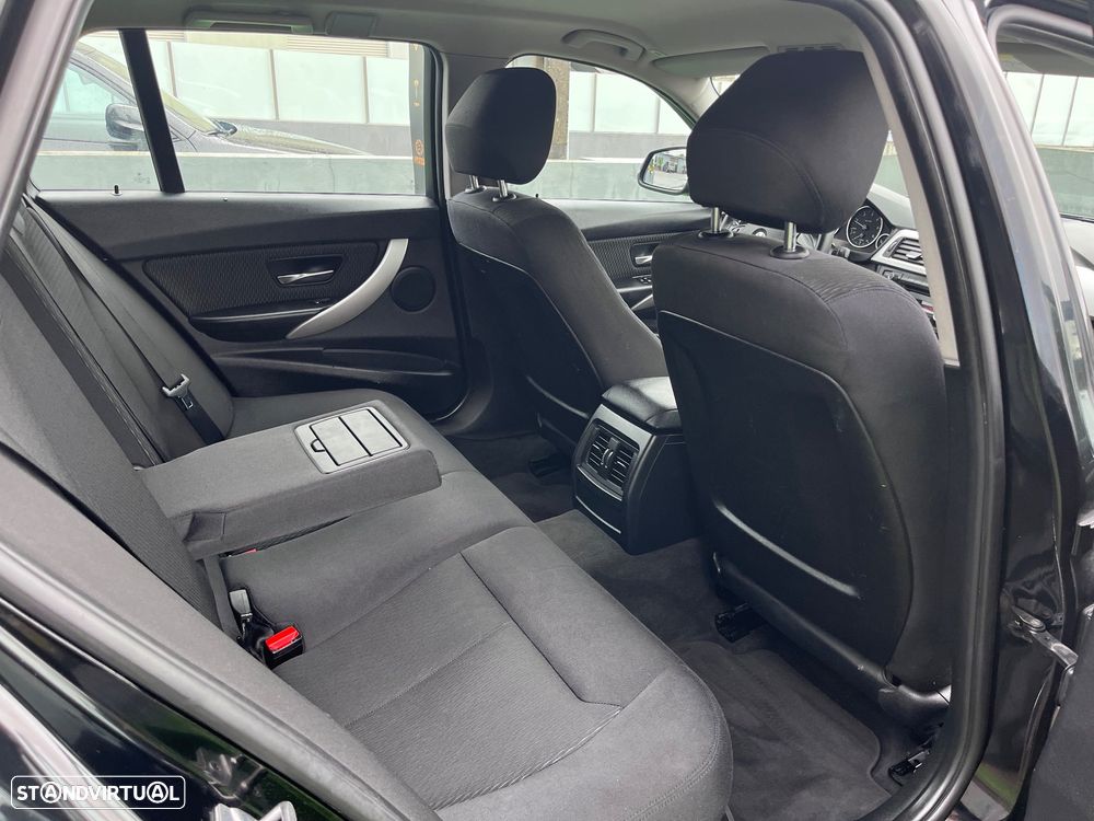 BMW 320 d Touring Aut. Sport Line - 49